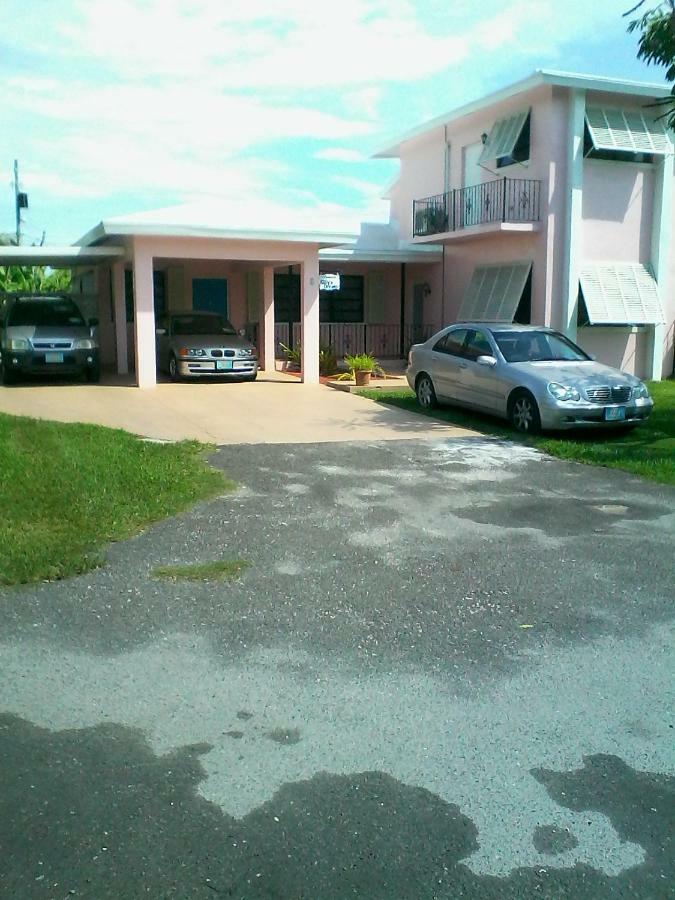 Gillys Dream Apartment Nassau Exterior photo